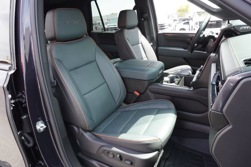 2026 GMC Yukon AT4 - Photo 13