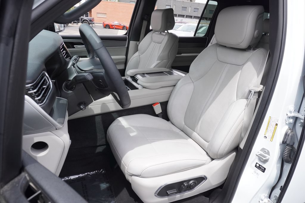 2025 Jeep Wagoneer Series I - Photo 14