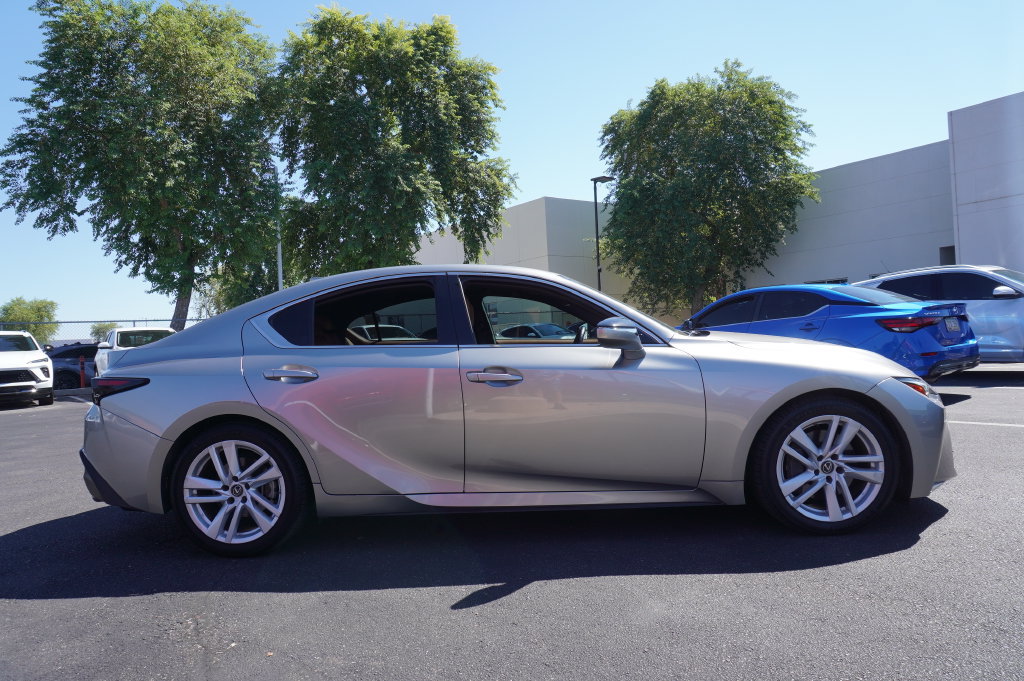 2021 Lexus IS 300 - Photo 6