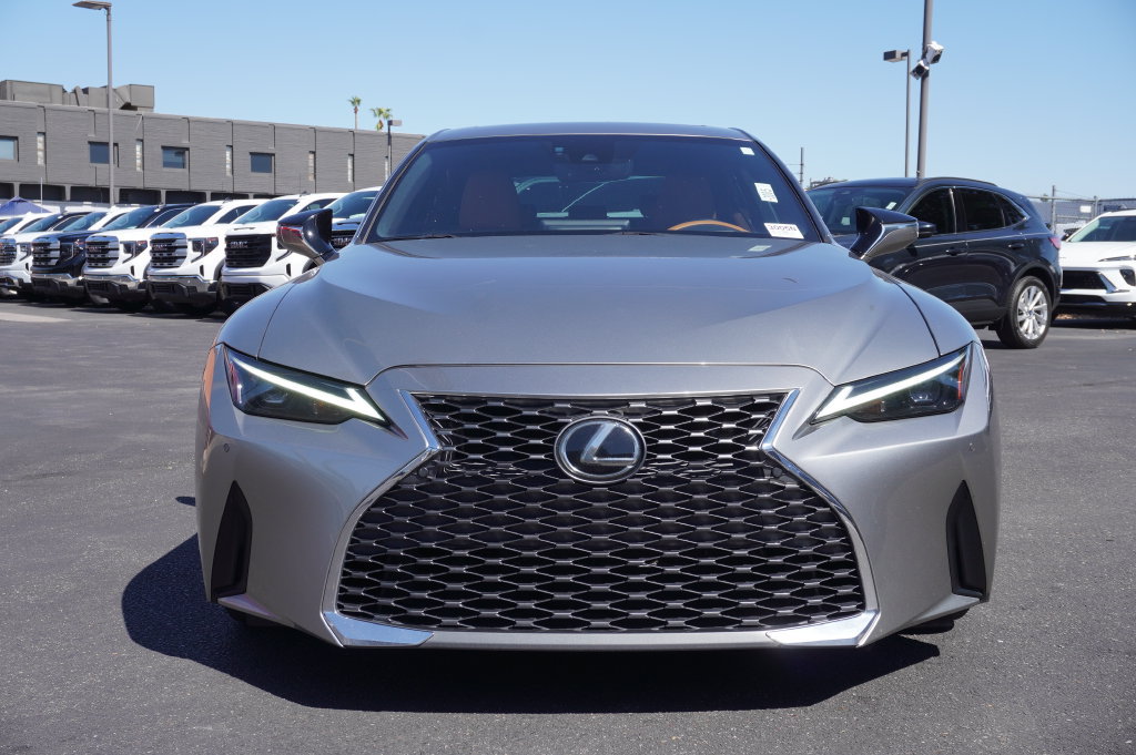 2021 Lexus IS 300 - Photo 8