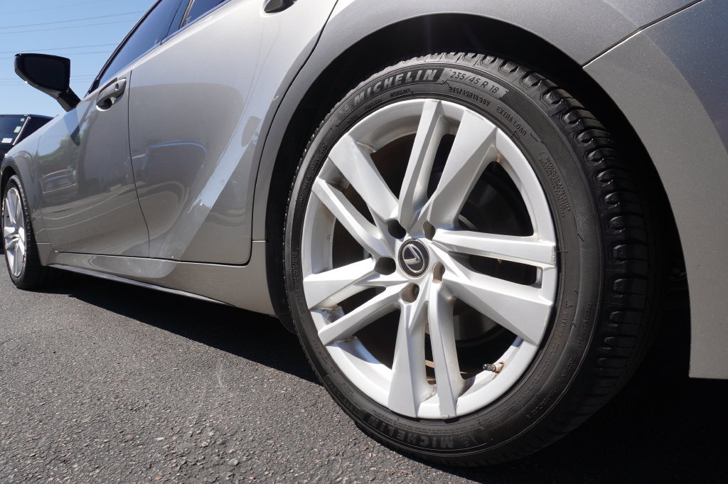 2021 Lexus IS 300 - Photo 9