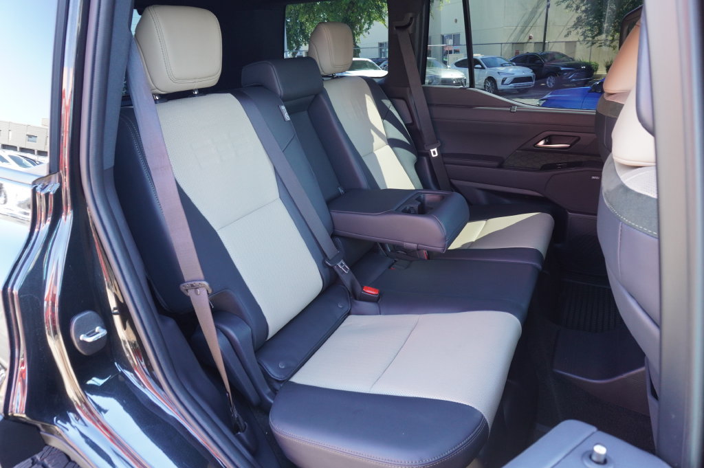 2025 Lexus GX Premium - Photo 12