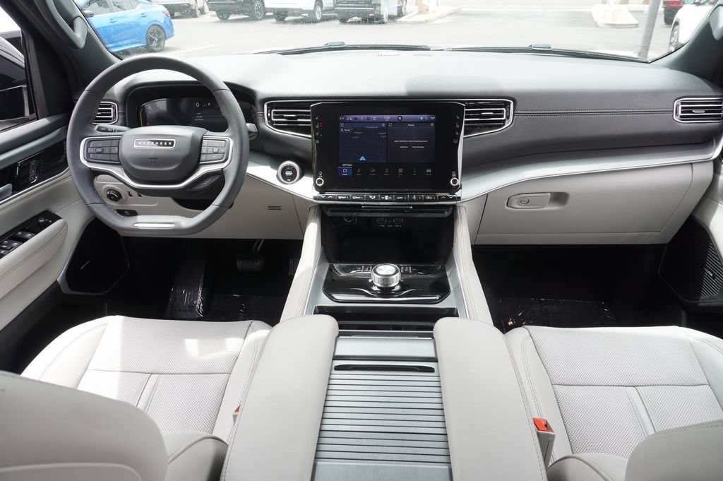 2025 Jeep Wagoneer Series I - Photo 12