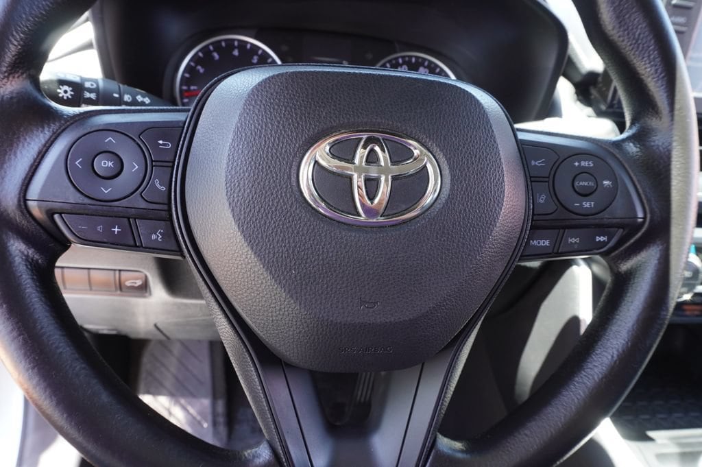 2021 Toyota RAV4 XLE - Photo 18