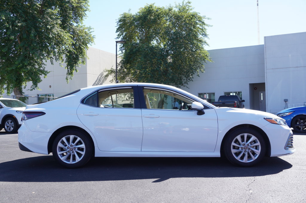 2024 Toyota Camry LE - Photo 6