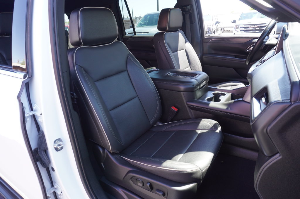 2023 GMC Yukon XL SLT - Photo 14