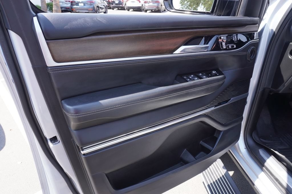 2022 Jeep Grand Wagoneer Series II - Photo 15