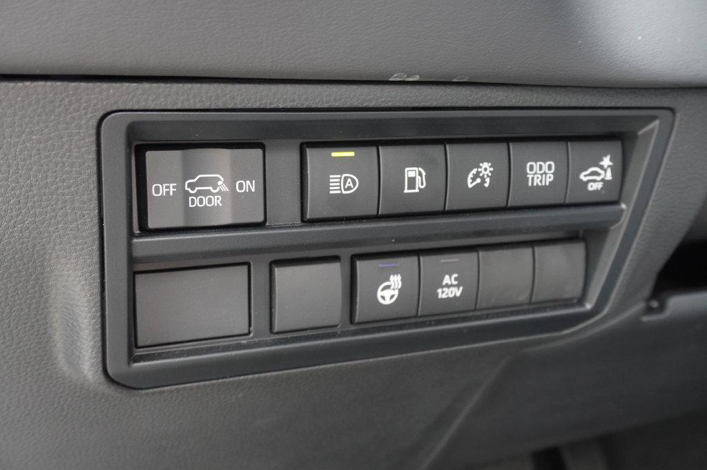 2023 Toyota Sequoia Platinum - Photo 18