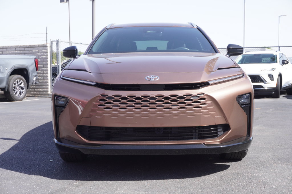 2025 Toyota Crown Signia XLE - Photo 8