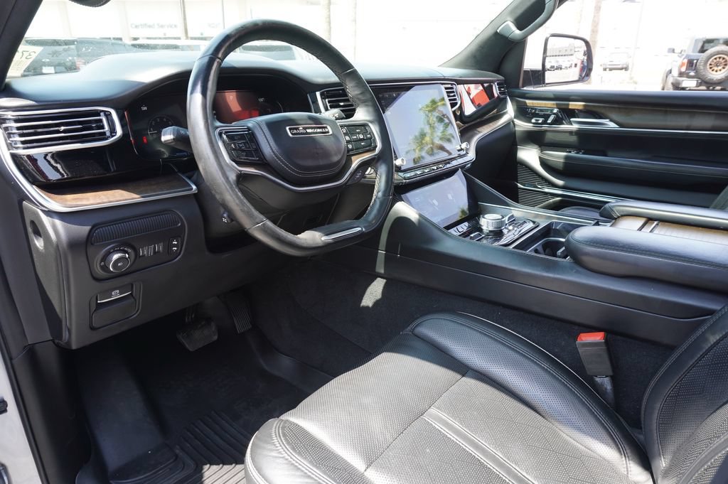 2022 Jeep Grand Wagoneer Series II - Photo 17