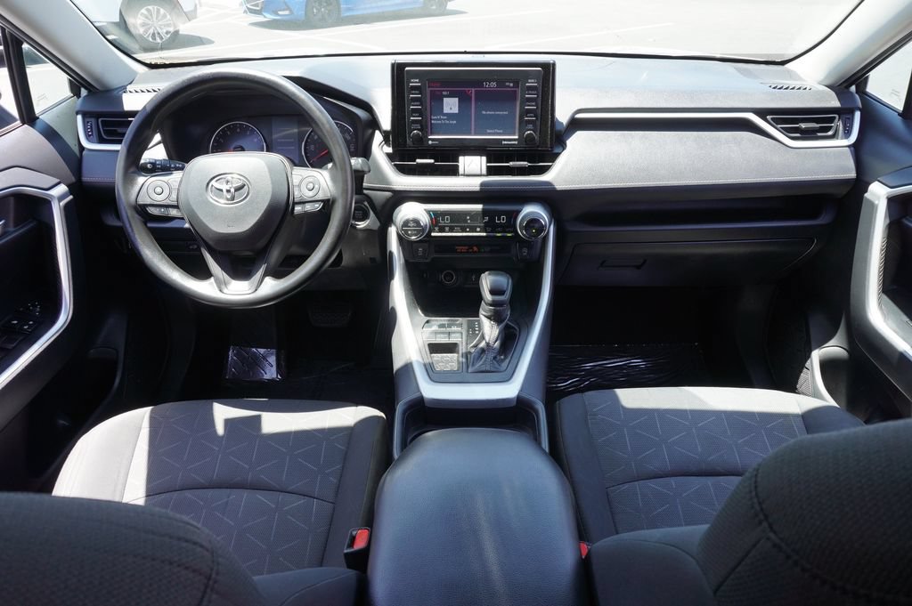 2021 Toyota RAV4 XLE - Photo 11