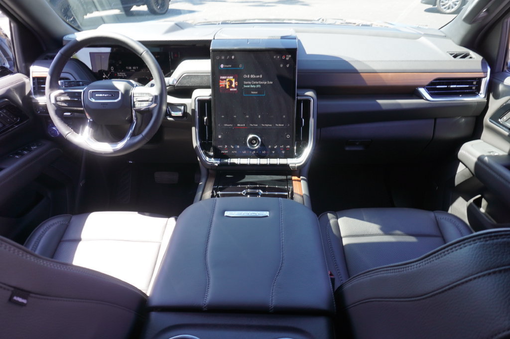 2026 GMC Yukon Denali - Photo 13