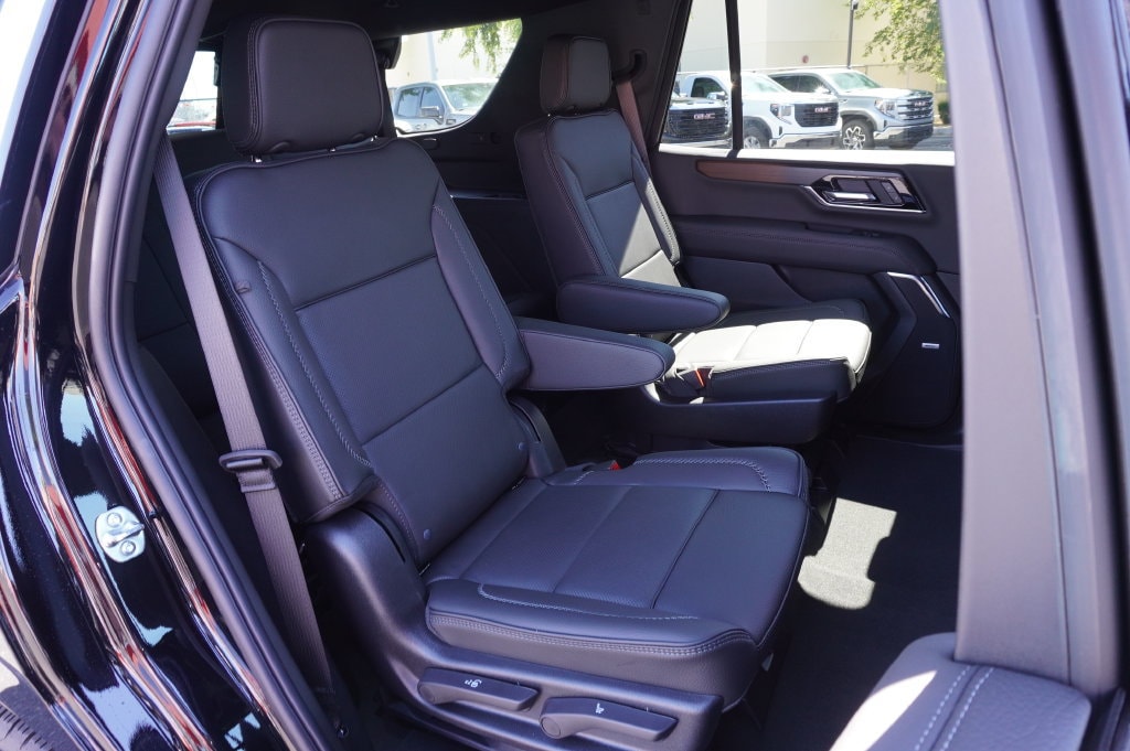 2026 GMC Yukon Denali - Photo 10