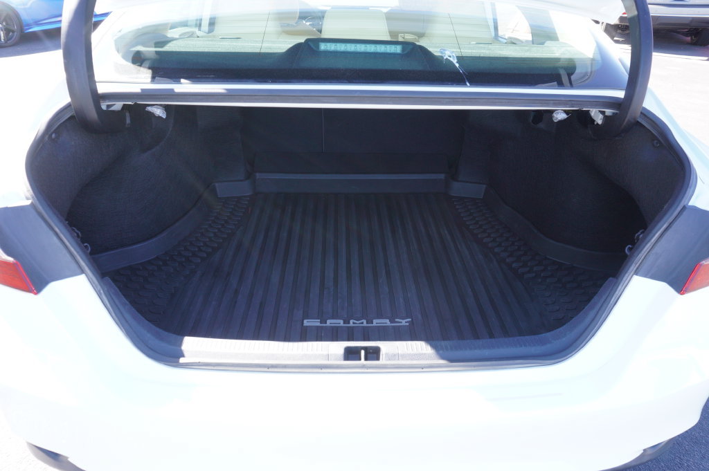 2024 Toyota Camry LE - Photo 11