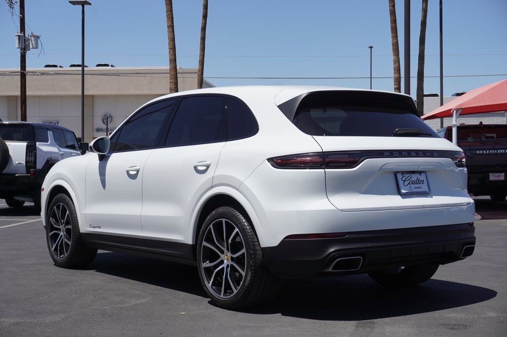 2023 Porsche Cayenne Platinum Edition photo 3