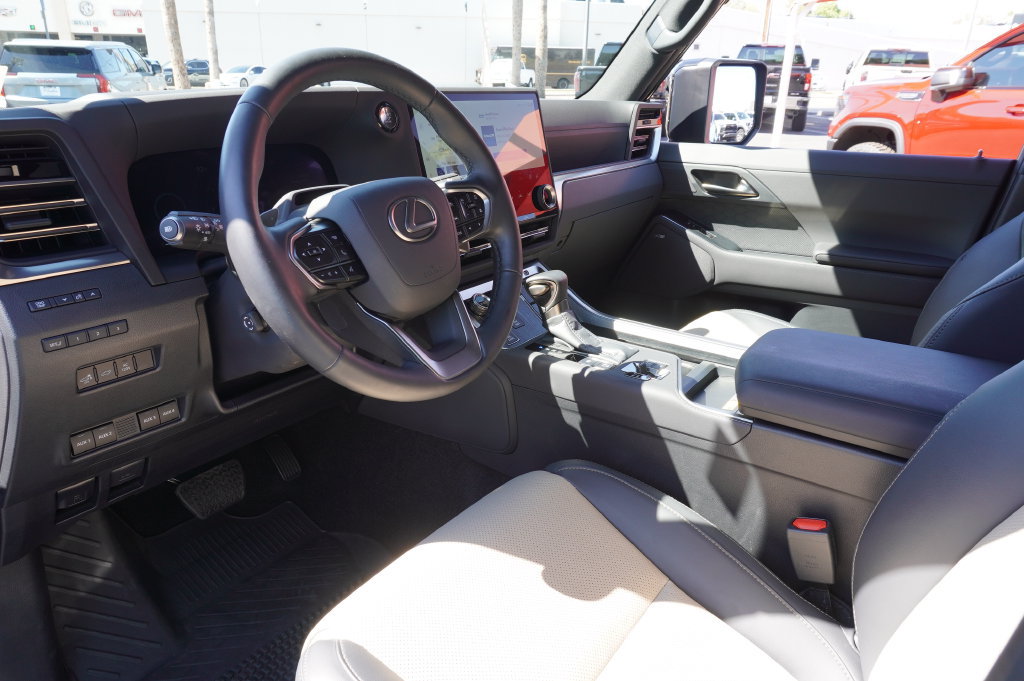 2025 Lexus GX Premium - Photo 20