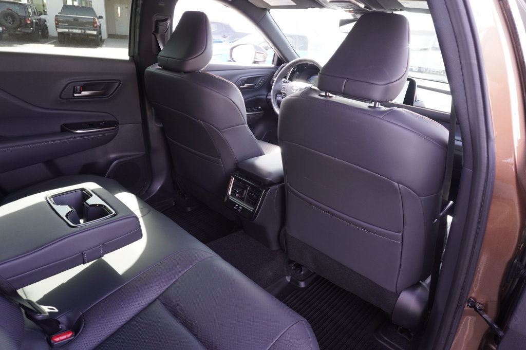 2025 Toyota Crown Signia XLE - Photo 13