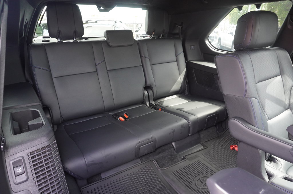 2023 Toyota Sequoia Platinum - Photo 9