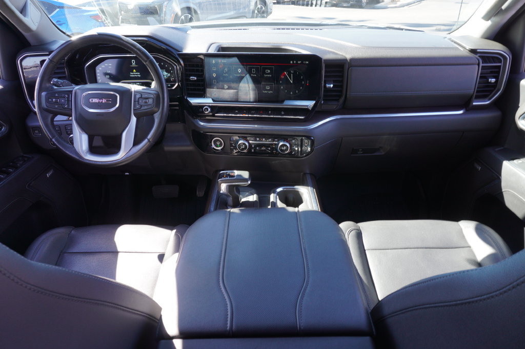 2023 GMC Sierra 1500 SLT - Photo 13