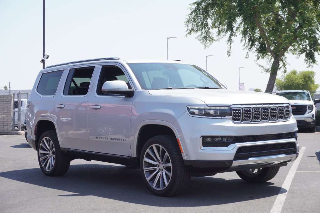 2022 Jeep Grand Wagoneer Series II - Photo 4