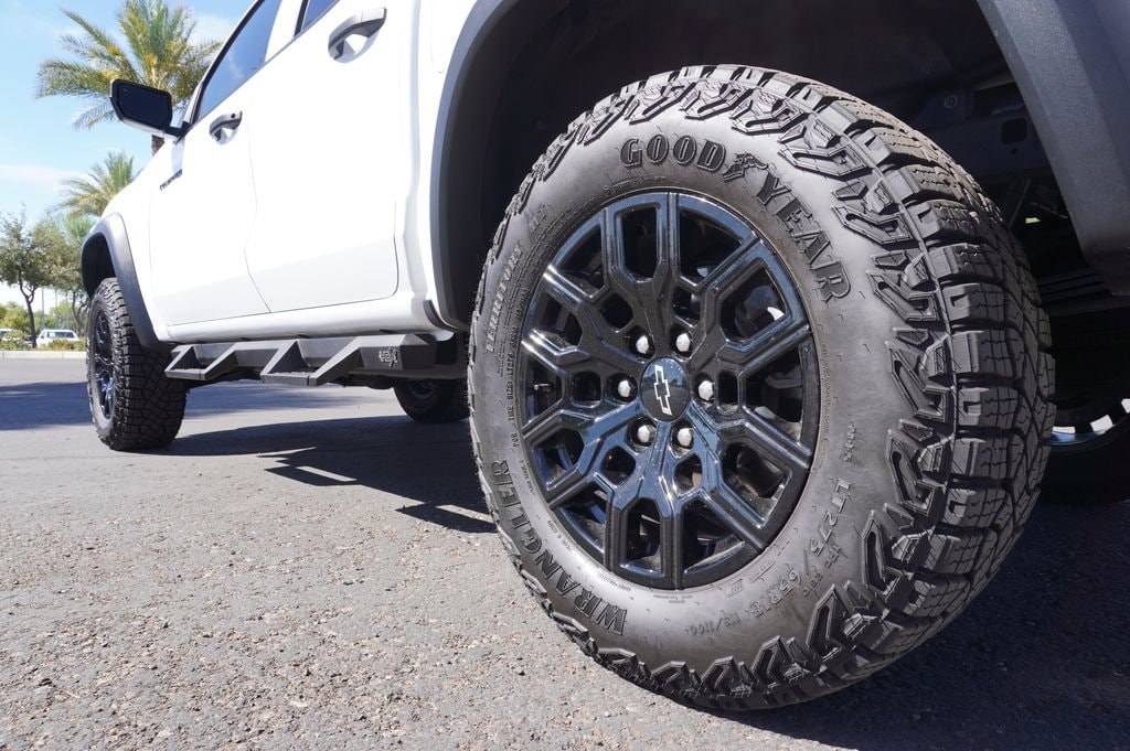 2025 Chevrolet Colorado Trail Boss - Photo 6