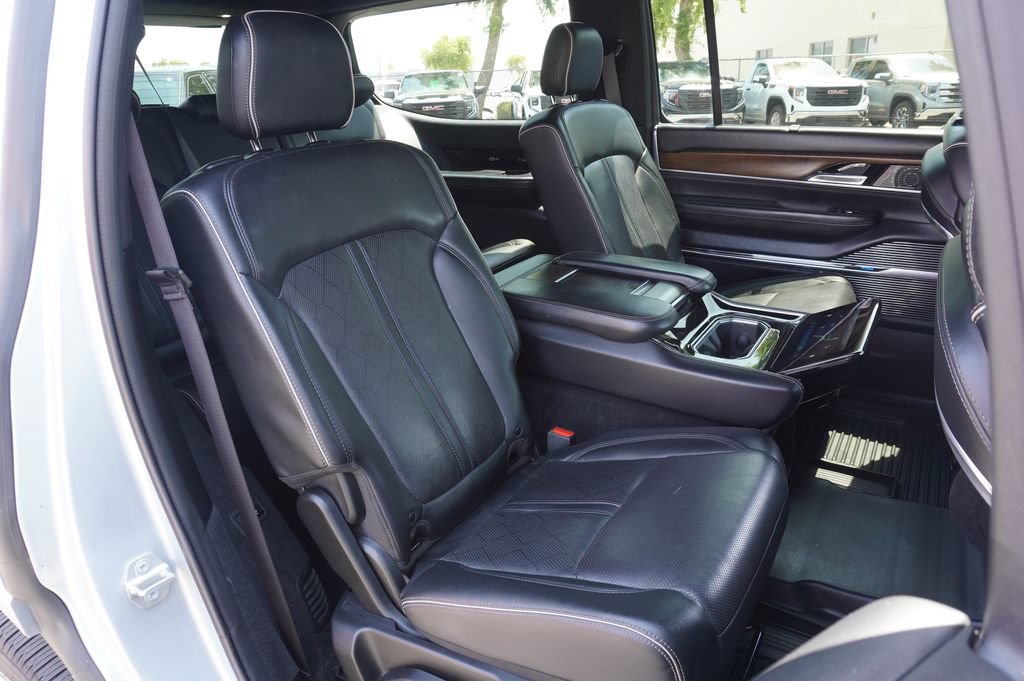 2022 Jeep Grand Wagoneer Series II - Photo 9