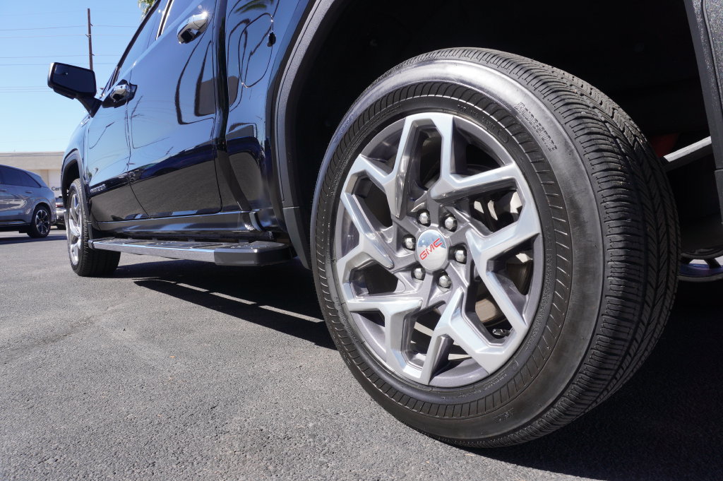 2023 GMC Sierra 1500 SLT - Photo 7