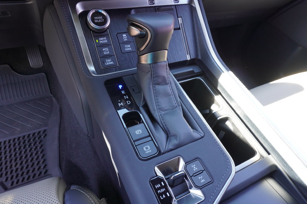 2025 Lexus GX Premium - Photo 25
