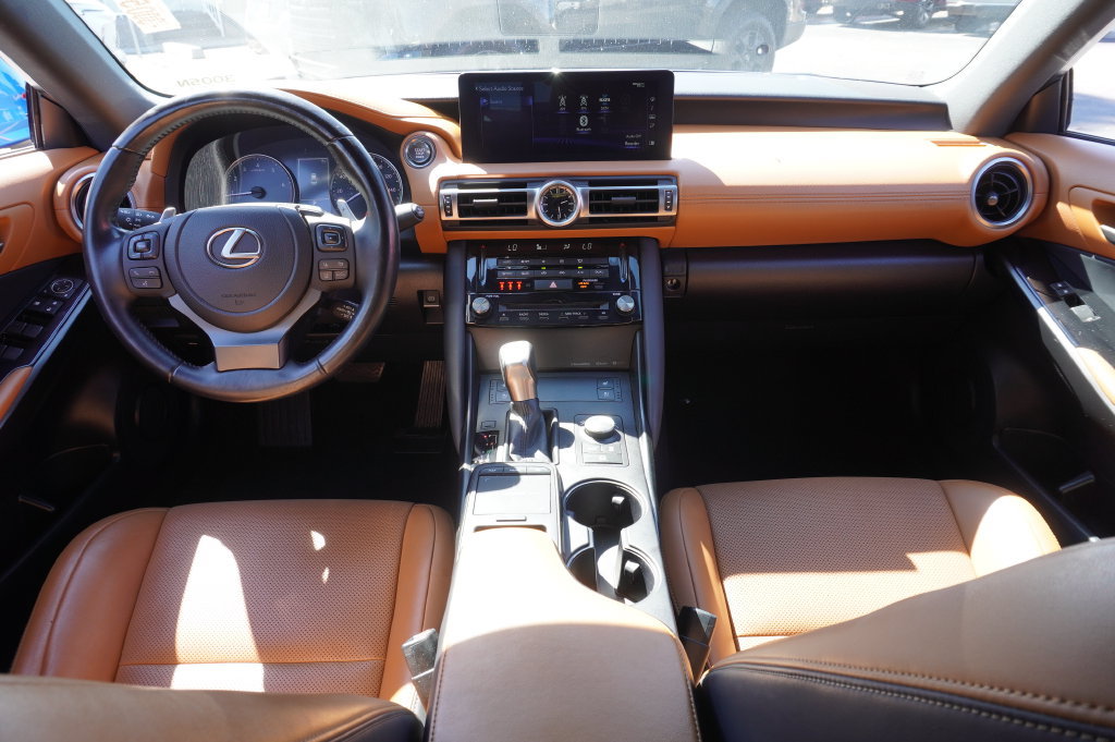 2021 Lexus IS 300 - Photo 14
