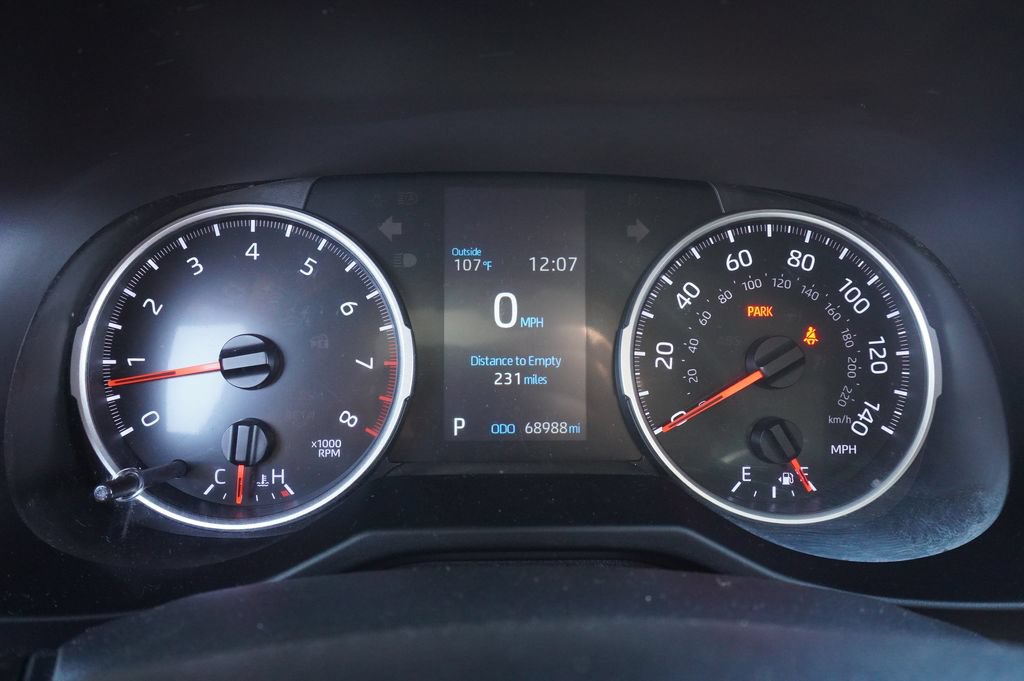 2021 Toyota RAV4 XLE - Photo 21