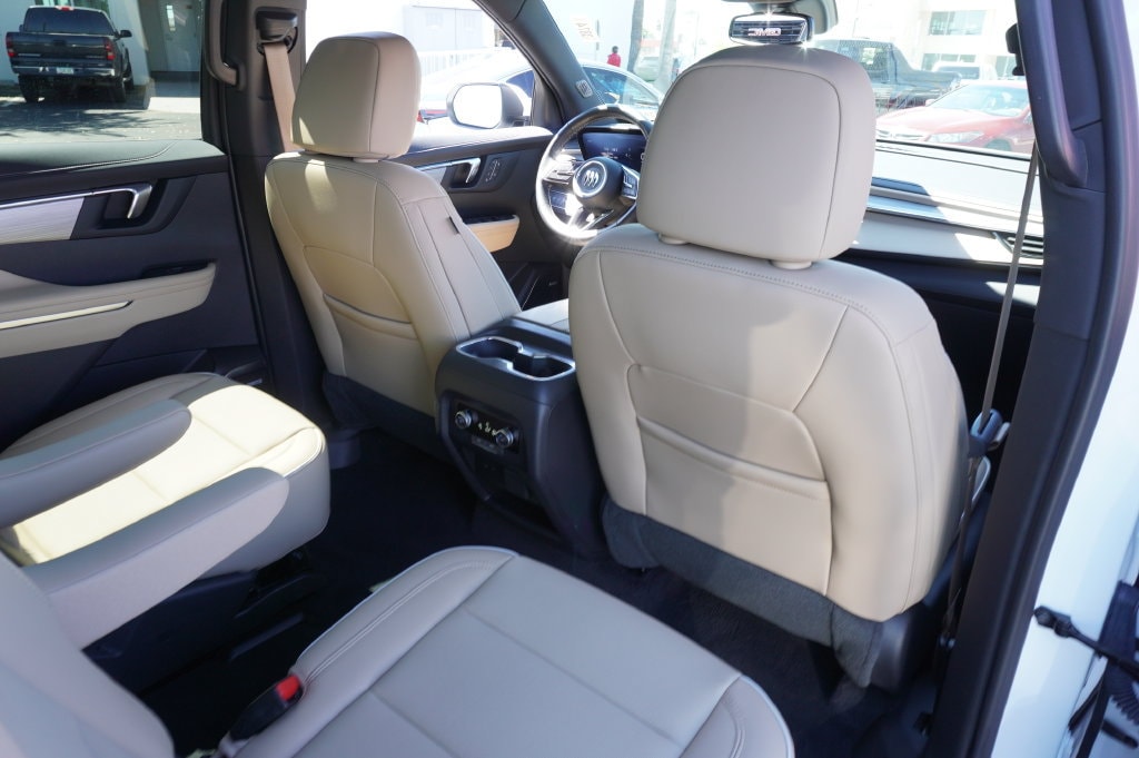 2025 Buick Enclave Preferred - Photo 12