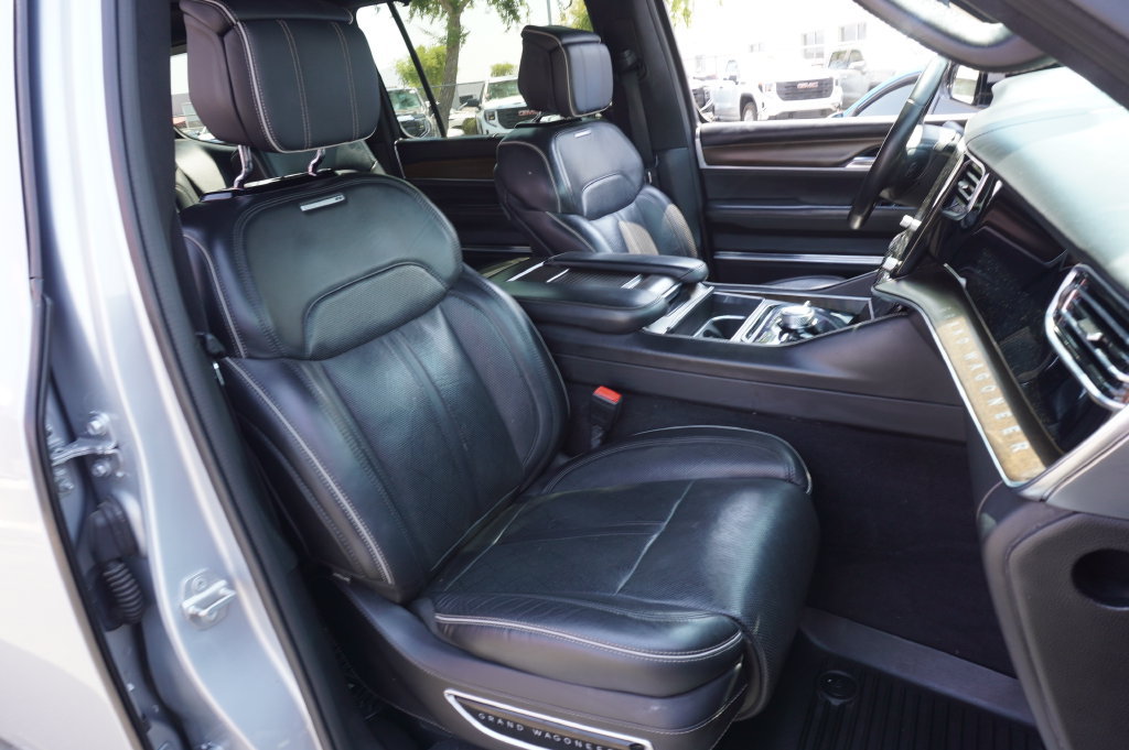 2022 Jeep Grand Wagoneer Series II - Photo 13