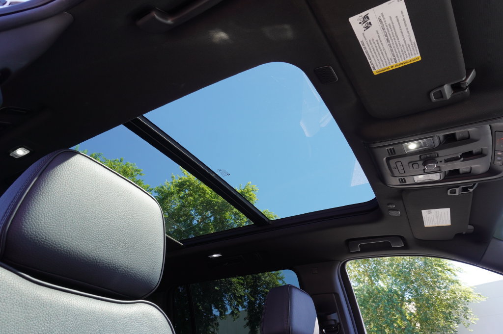 2022 GMC Yukon XL Denali - Photo 17