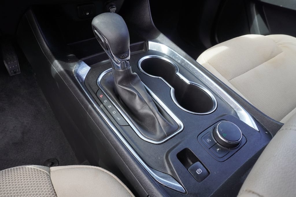 2023 Chevrolet Traverse LS - Photo 19