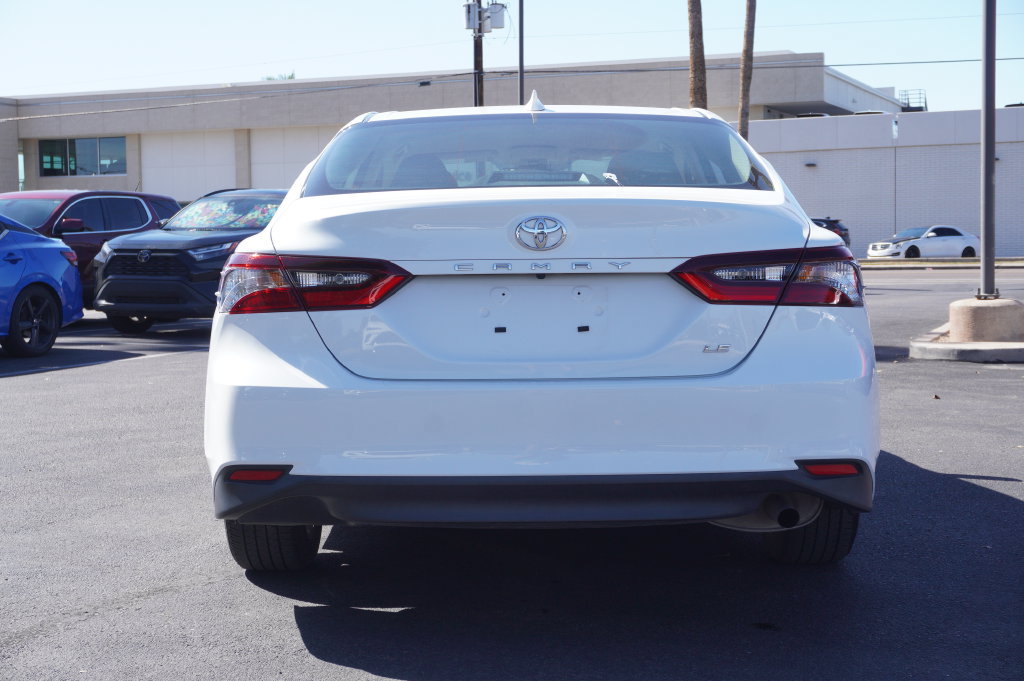 2024 Toyota Camry LE - Photo 4
