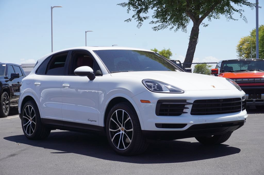 2023 Porsche Cayenne Platinum Edition photo 4