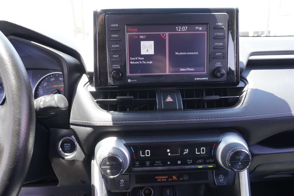 2021 Toyota RAV4 XLE - Photo 20
