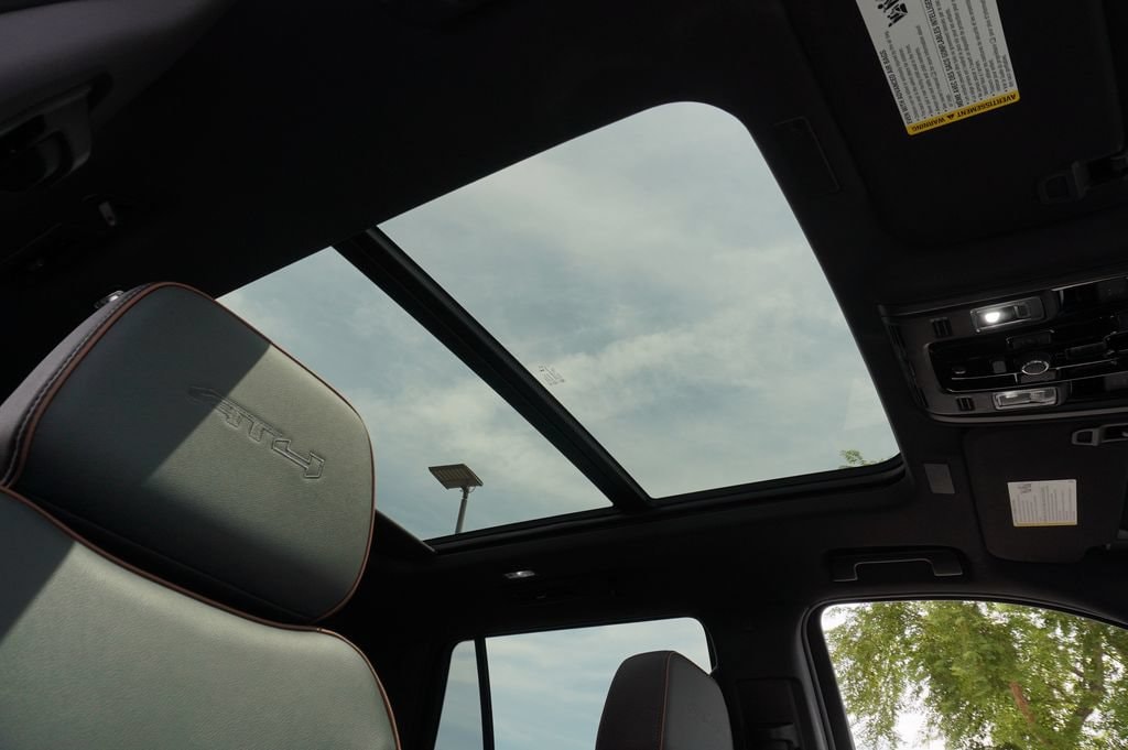 2026 GMC Yukon AT4 - Photo 14