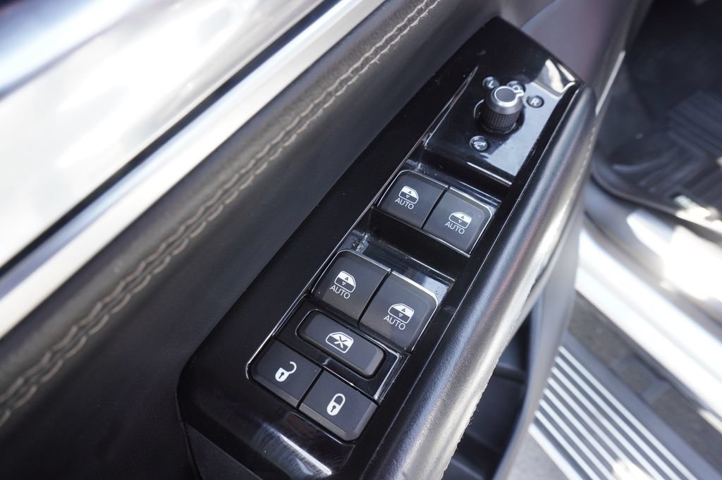 2022 Jeep Grand Wagoneer Series II - Photo 16