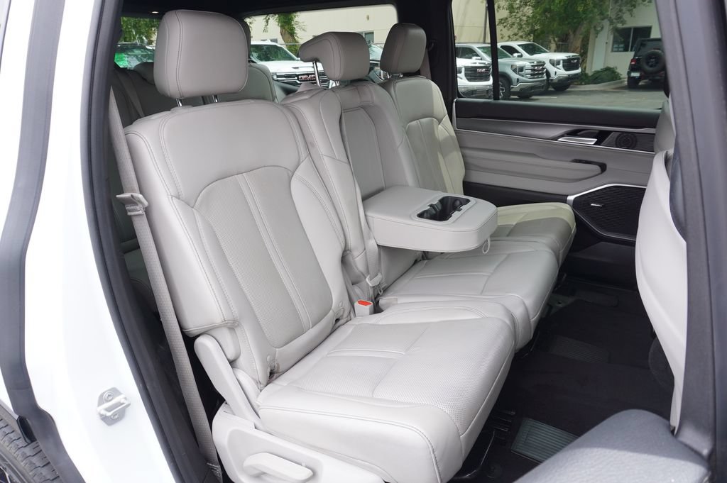 2025 Jeep Wagoneer Series I - Photo 9