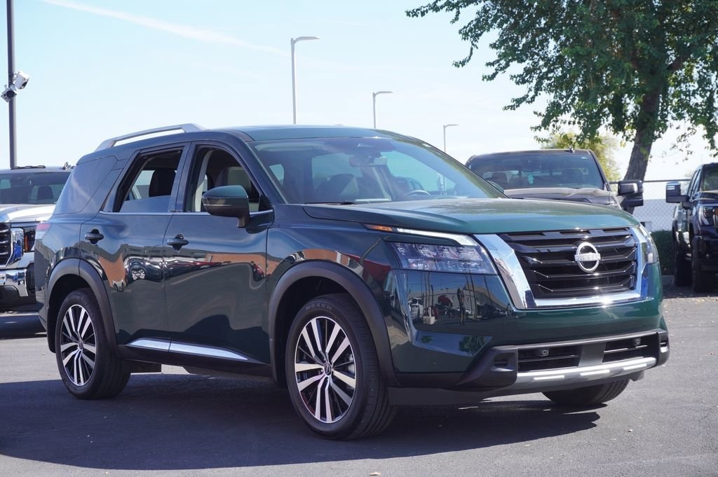 Used 2025 Nissan Pathfinder Platinum FWD SUV