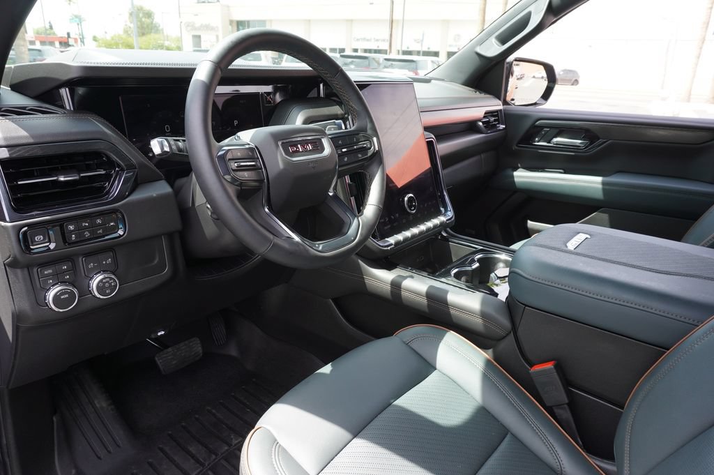 2026 GMC Yukon AT4 - Photo 18