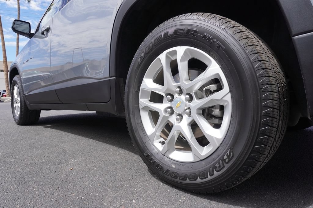 2023 Chevrolet Traverse LS - Photo 6