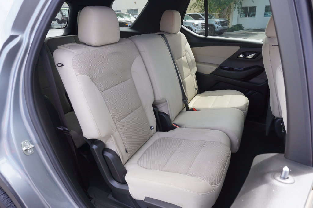 2023 Chevrolet Traverse LS - Photo 8