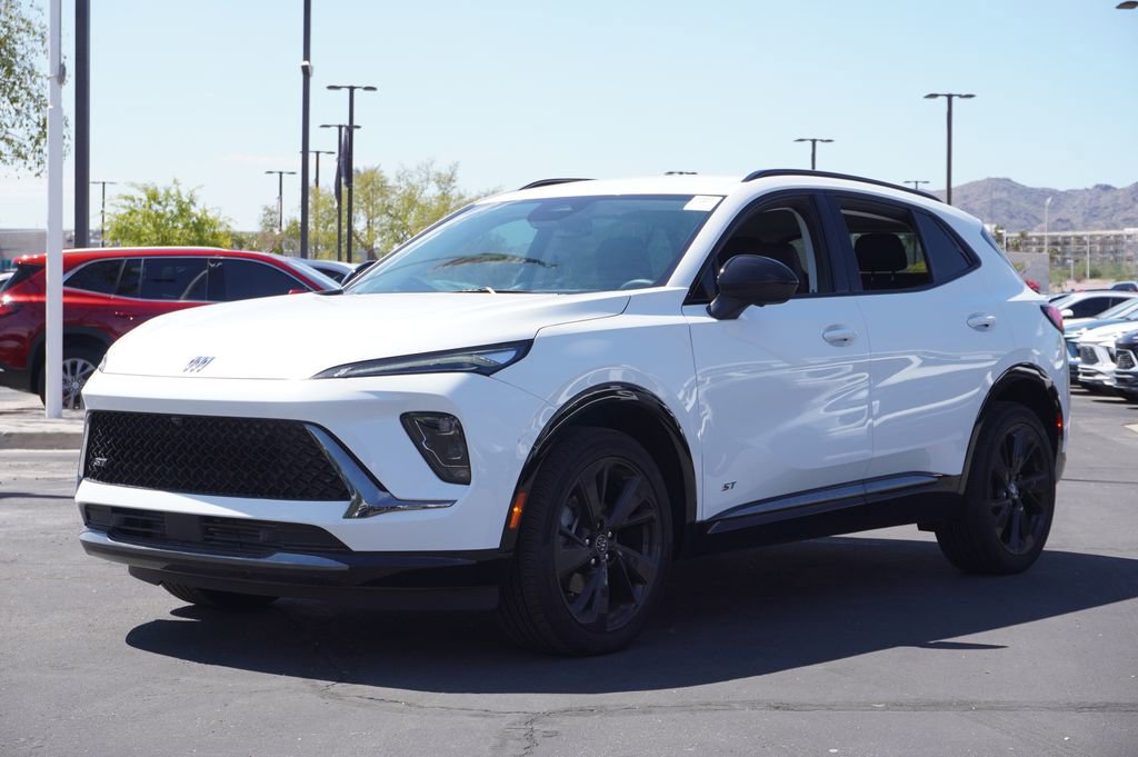 2025 Buick Envision Sport Touring photo 3