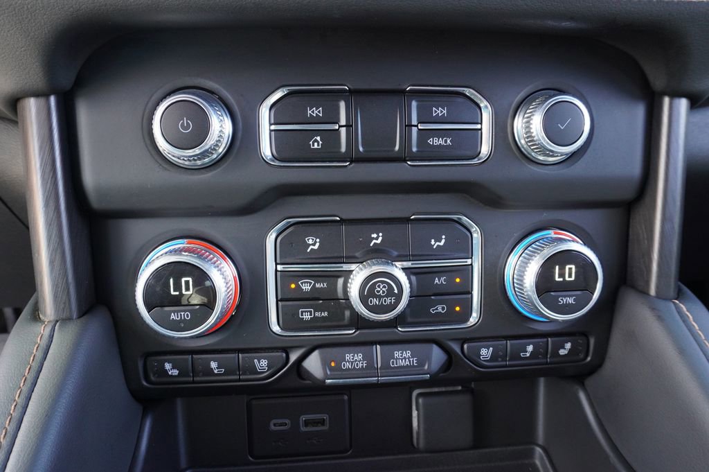 2024 GMC Yukon AT4 - Photo 21