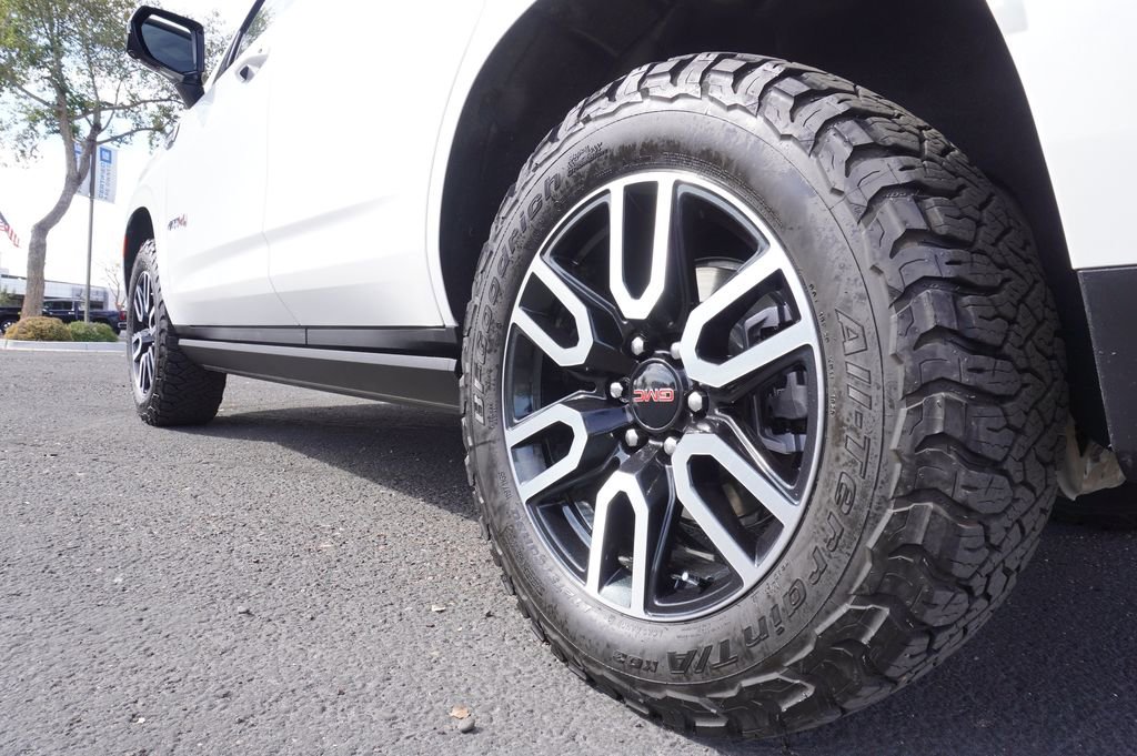 2024 GMC Yukon AT4 - Photo 6