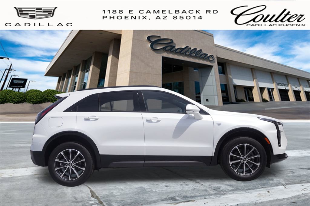 2025 Cadillac XT4 Sport photo 2