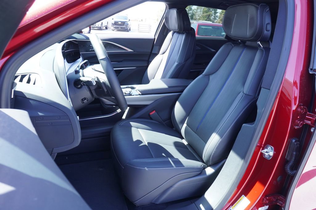 2025 Cadillac LYRIQ Luxury 2 - Photo 13