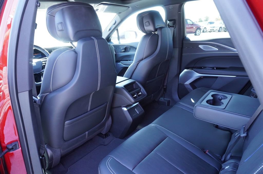 2025 Cadillac LYRIQ Luxury 2 - Photo 9